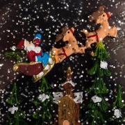 Декоративный светильник "Столик" с эффектом снегопада, подсветкой и новогодней мелодией | Фото 11