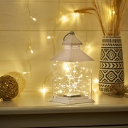 Декоративный фонарь с росой, белый корпус, размер 10,7х10,7х23,5 см, цвет теплый белый | Фото 2