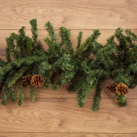 NEON-NIGHT Еловый шлейф 2,7 м  с шишками, объем 41 см