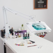 Лупа на струбцине квадратная 3D с подсветкой, 150х180мм, белая REXANT | Фото 1