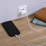 Сетевое зарядное устройство USB-C, 20Вт в комплекте с кабелем USB-C – Lightning REXANT | Фото 1
