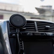 Держатель автомобильный с беспроводной зарядкой MagSafe Strong 15Вт REXANT  | Фото 1