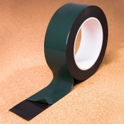 Двухсторонний скотч, зеленого цвета на черной вспененной ЭВА основе, 40 мм, 5 м REXANT | Фото 1