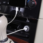 Автозарядка в прикуриватель USB (АЗУ) (5 V, 2100 mA) белая REXANT | Фото 2