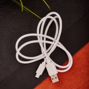 USB кабель microUSB длинный штекер 1 м белый REXANT | Фото 1